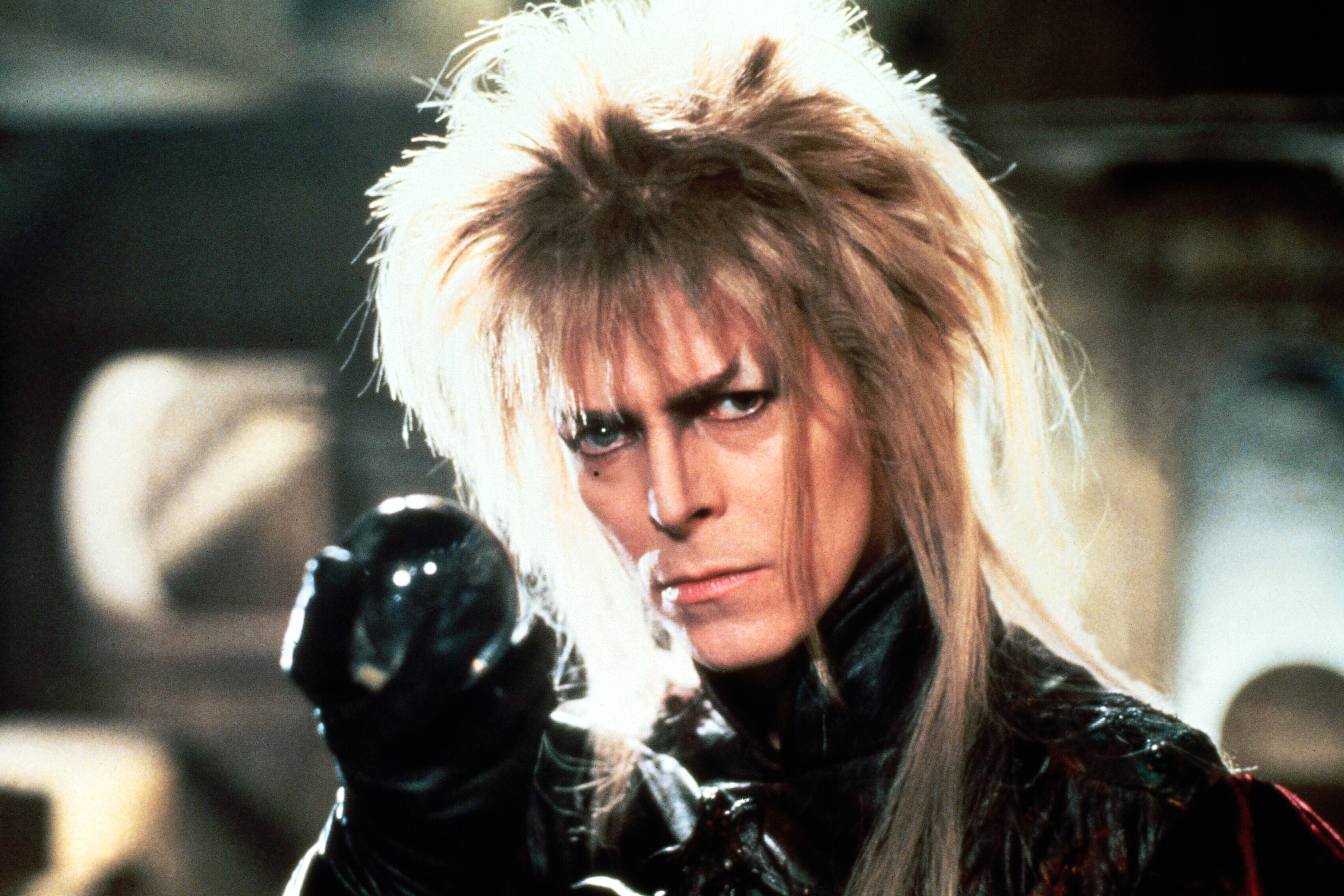 King_Jareth_with_the_Crystal
